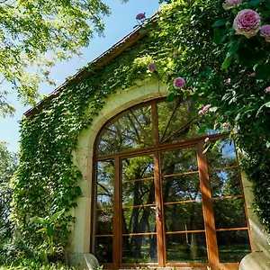 https://le-refuge-aux-etoiles-saint-antonin-noble-val.midi-pyreneeshotels.com
